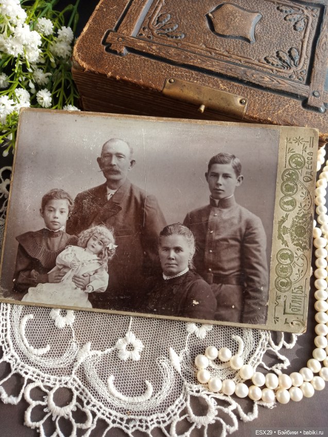 Куклы на старинных фотографиях