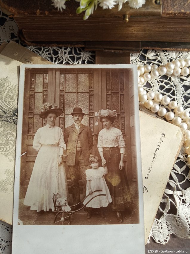 Куклы на старинных фотографиях