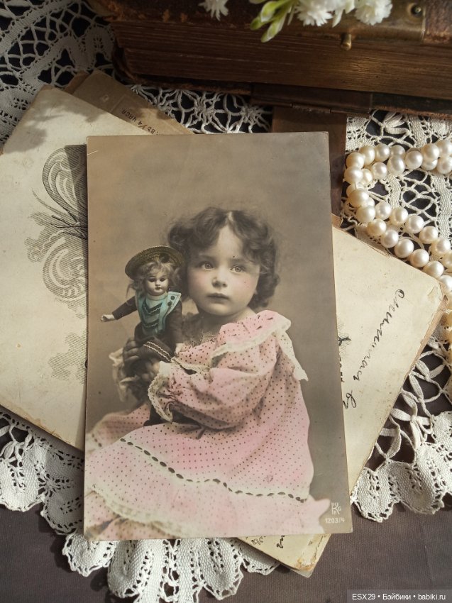 Куклы на старинных фотографиях