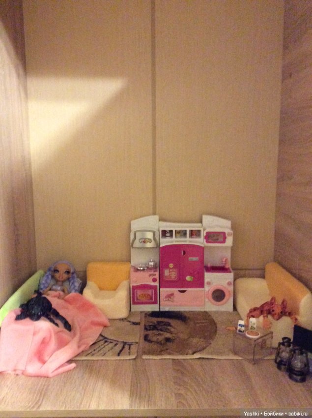 Обрастаем мебелью и котами