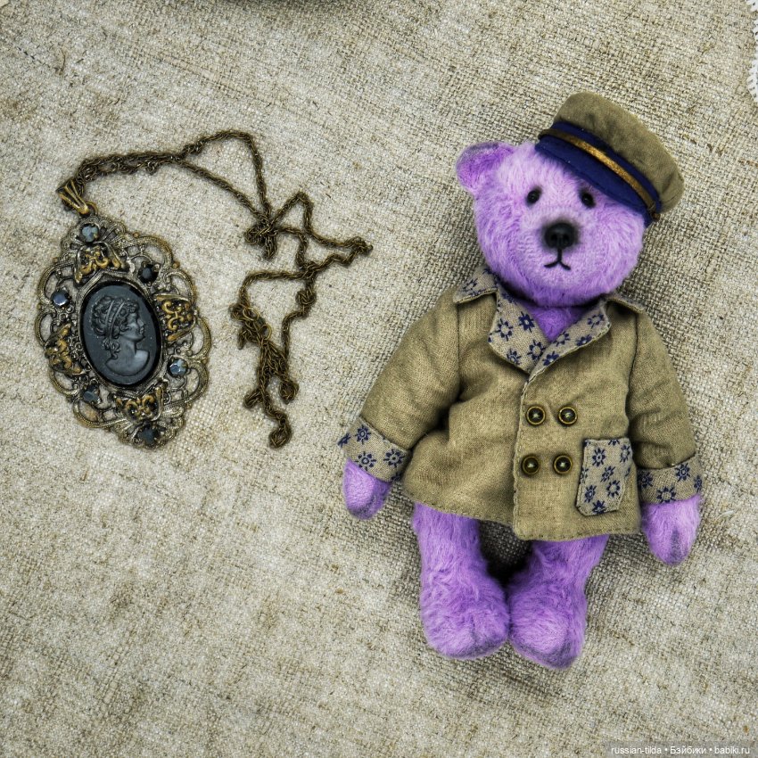 Мишка в фуражке со звёздочкой