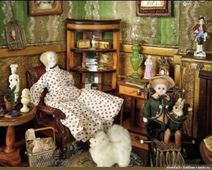 Животные в антикварных и винтажных кукольных домиках