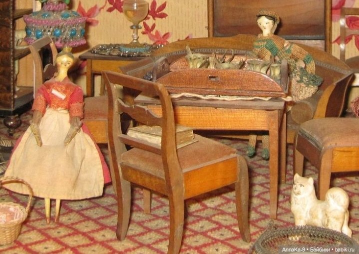 Животные в антикварных и винтажных кукольных домиках