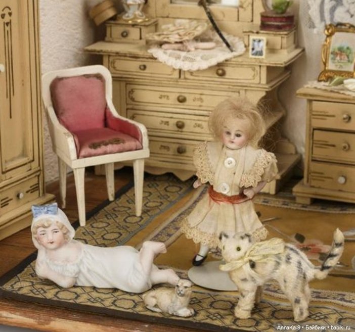 Животные в антикварных и винтажных кукольных домиках