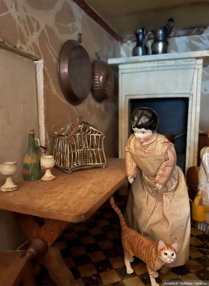 Животные в антикварных и винтажных кукольных домиках