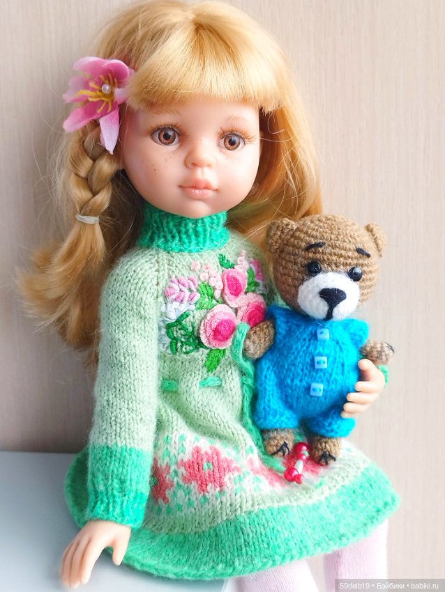 Медвежонок Бронька в бирюзовом костюмчике