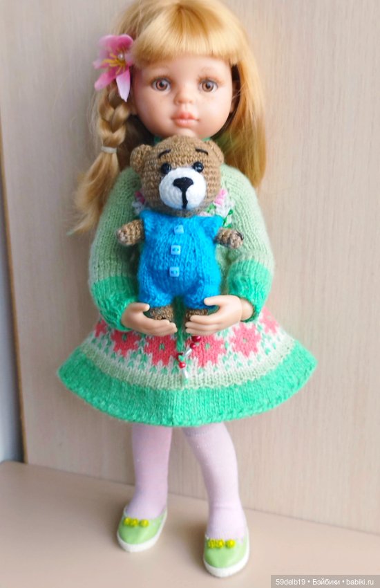 Медвежонок Бронька в бирюзовом костюмчике