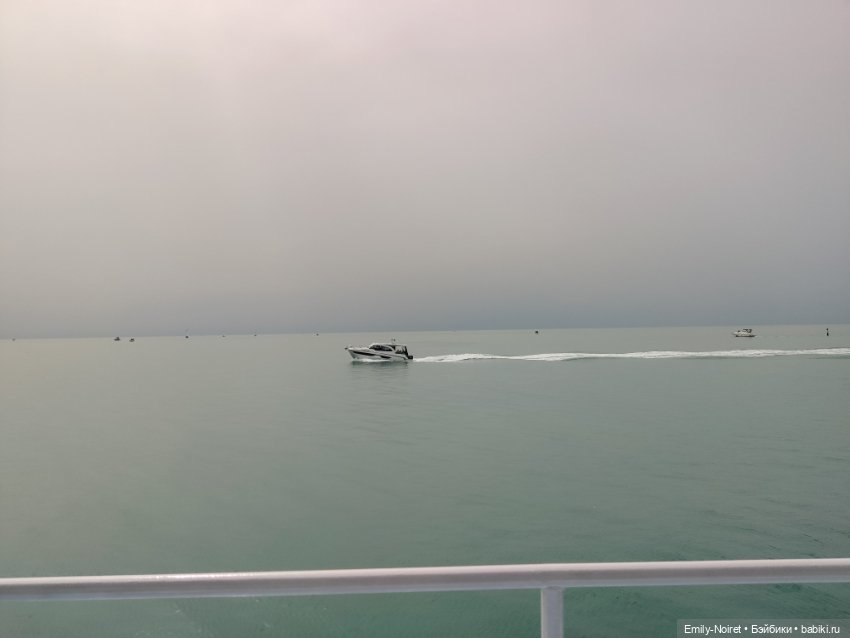 Сочи: Серое море, серое небо