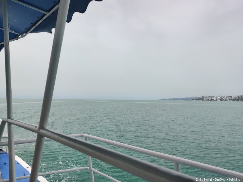 Сочи: Серое море, серое небо