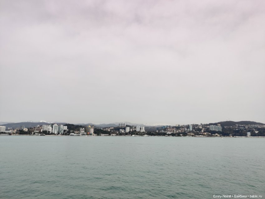 Сочи: Серое море, серое небо