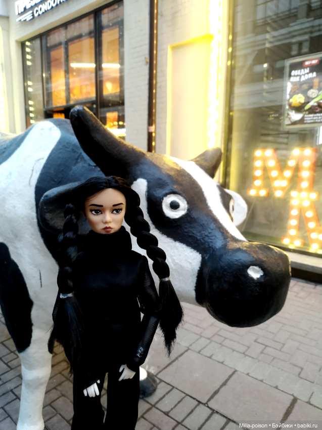 Wednesday прогулка по Арбату (фото 9)