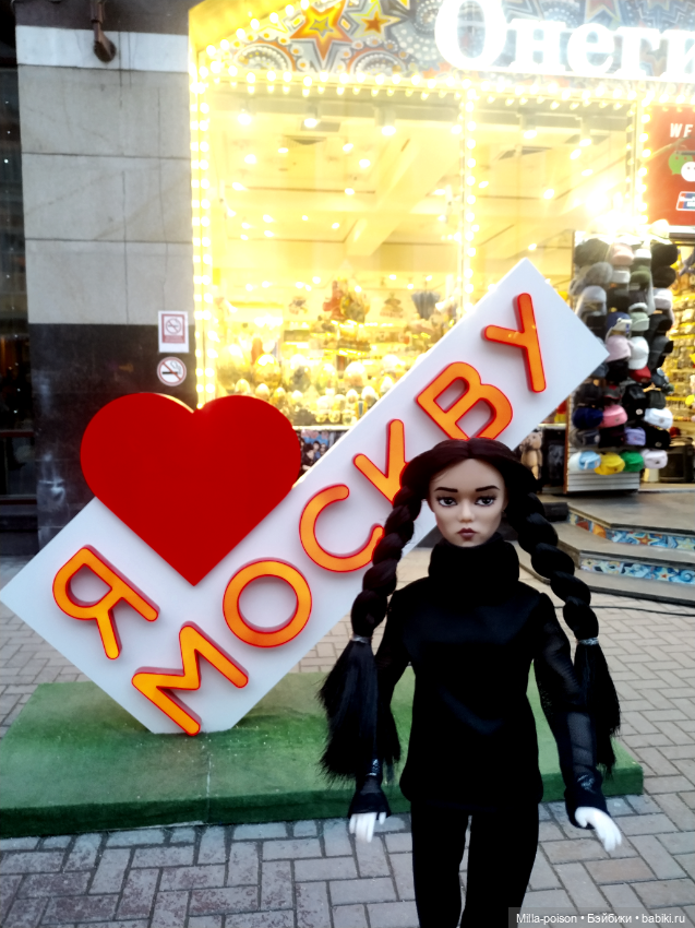 Wednesday прогулка по Арбату (фото 10)