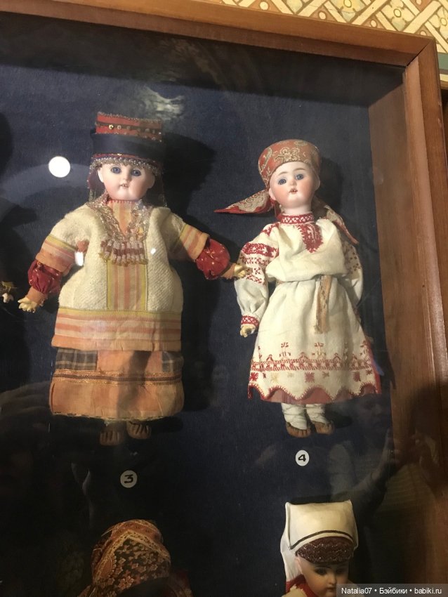 Музей Академии Штиглица — Куклы Adam Szrajer (Шраер) и Fingerhut (Фингергут): Польша