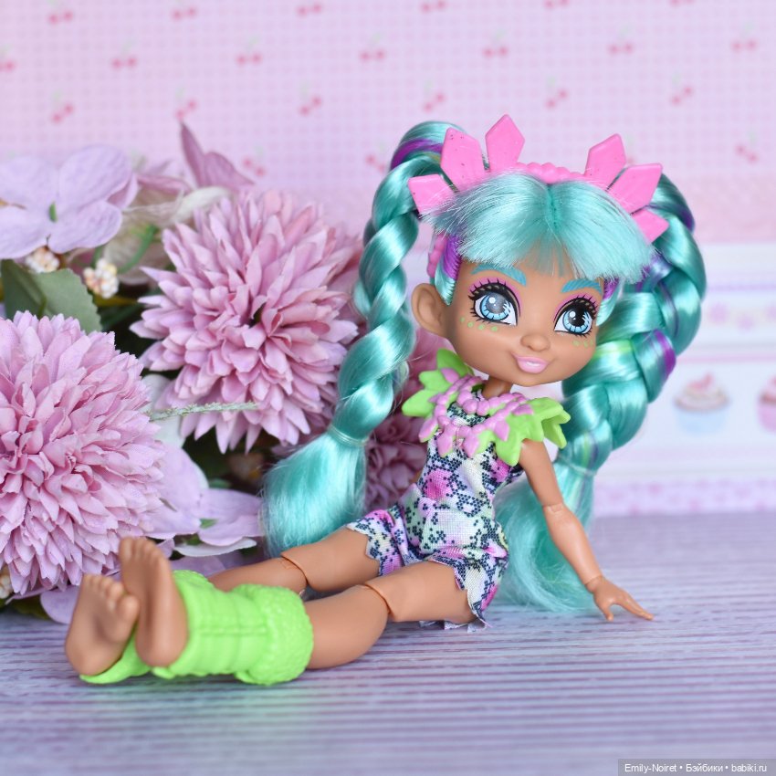 В розовом цвете — Коллекции игровых кукол (Playline): фото полок (фото 6)