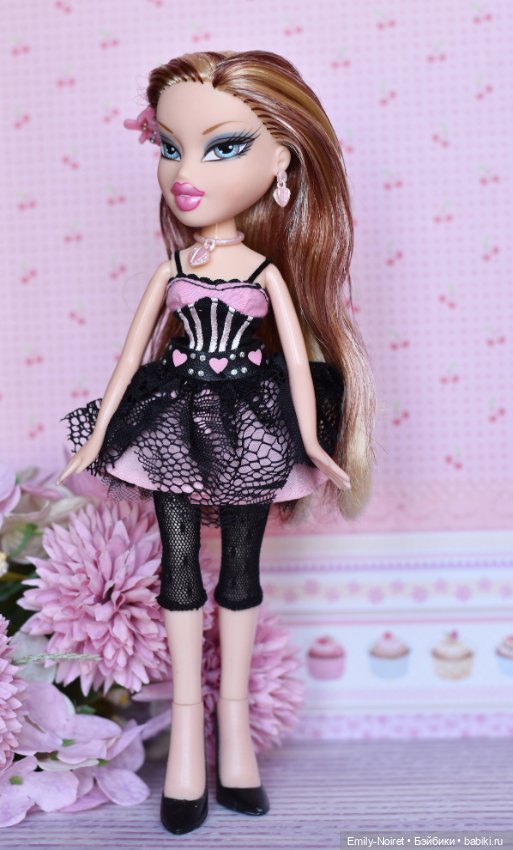 В розовом цвете — Коллекции игровых кукол (Playline): фото полок (фото 8)