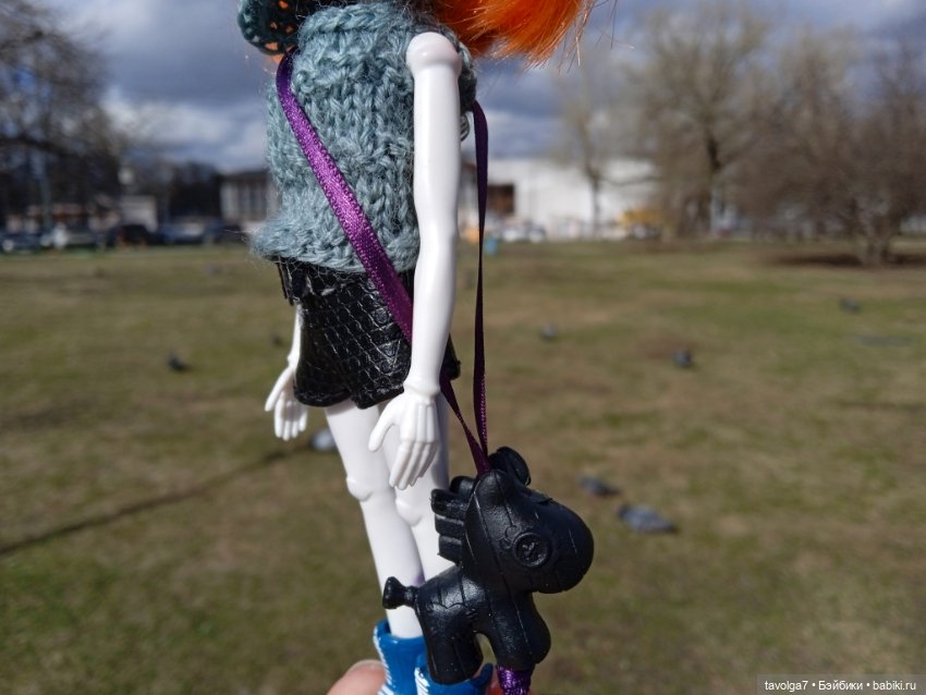 Саша Спилберг на прогулке (фото 10)