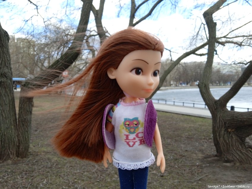 Саша Спилберг на прогулке (фото 4)