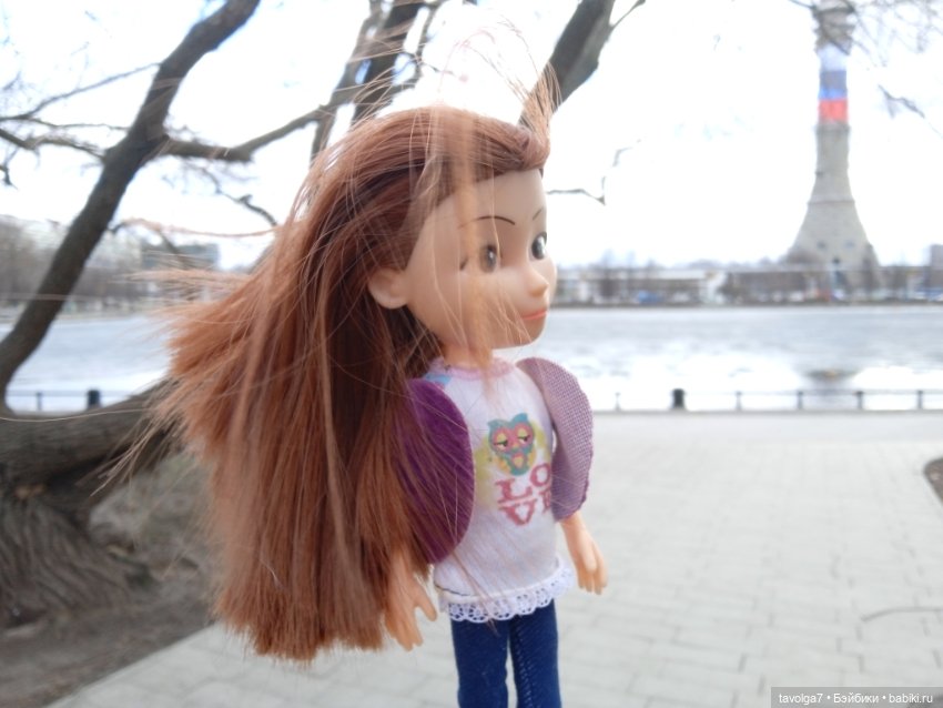 Саша Спилберг на прогулке (фото 2)