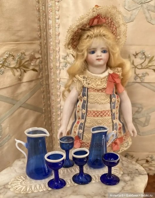 Подборка фотографий с антикварной кукольной посудой