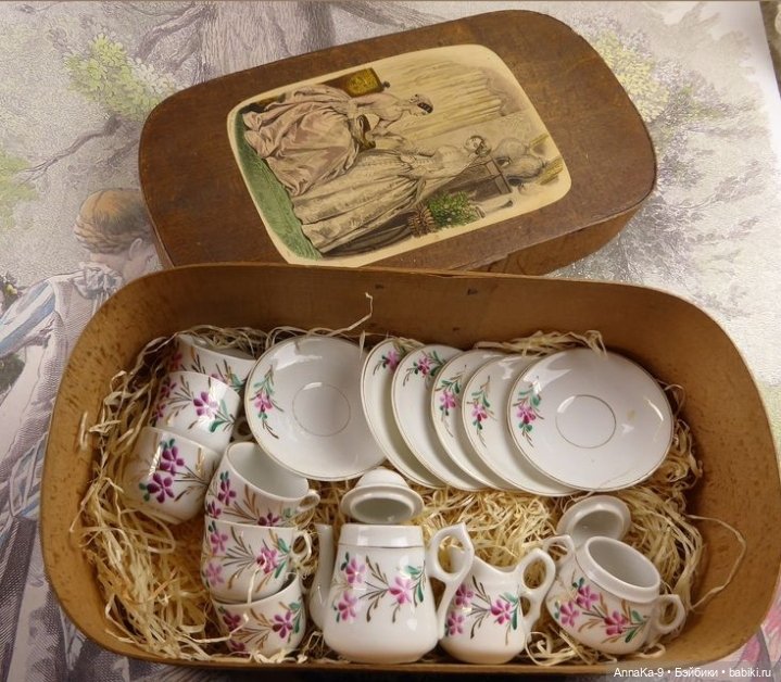 Подборка фотографий с антикварной кукольной посудой