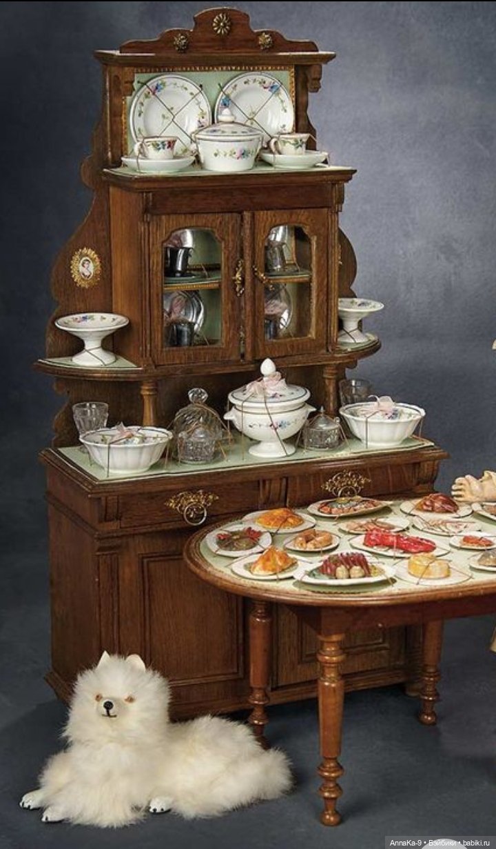 Подборка фотографий с антикварной кукольной посудой