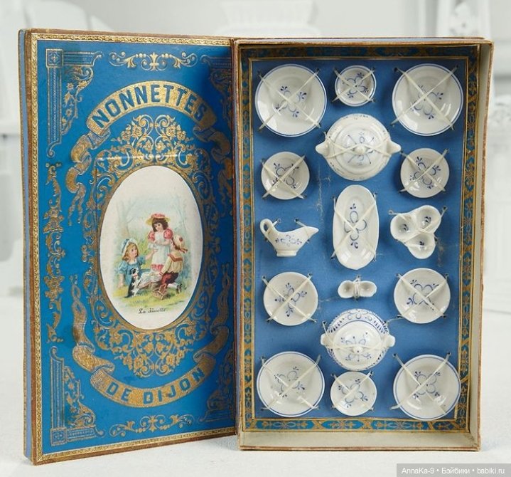 Подборка фотографий с антикварной кукольной посудой