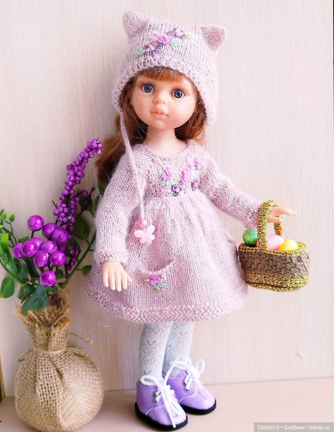 Платье и шапочка из мохера с вышивкой для куклы паола рейна (фото 9)