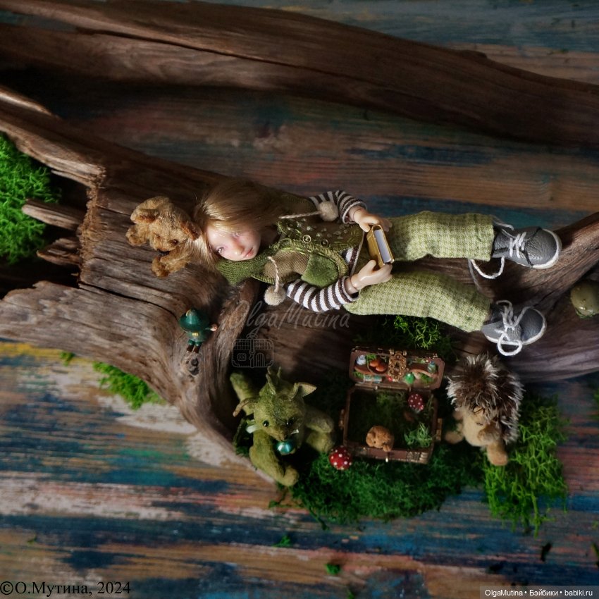 Сундучок-полянка для крохотных мишек и кукол ростом до 1.5 см