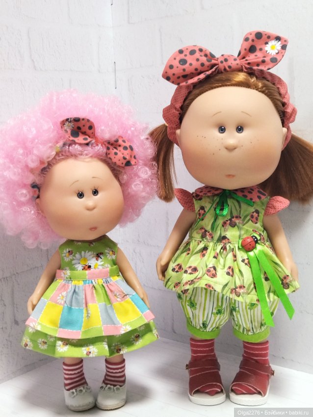 Две сестрички - невелички