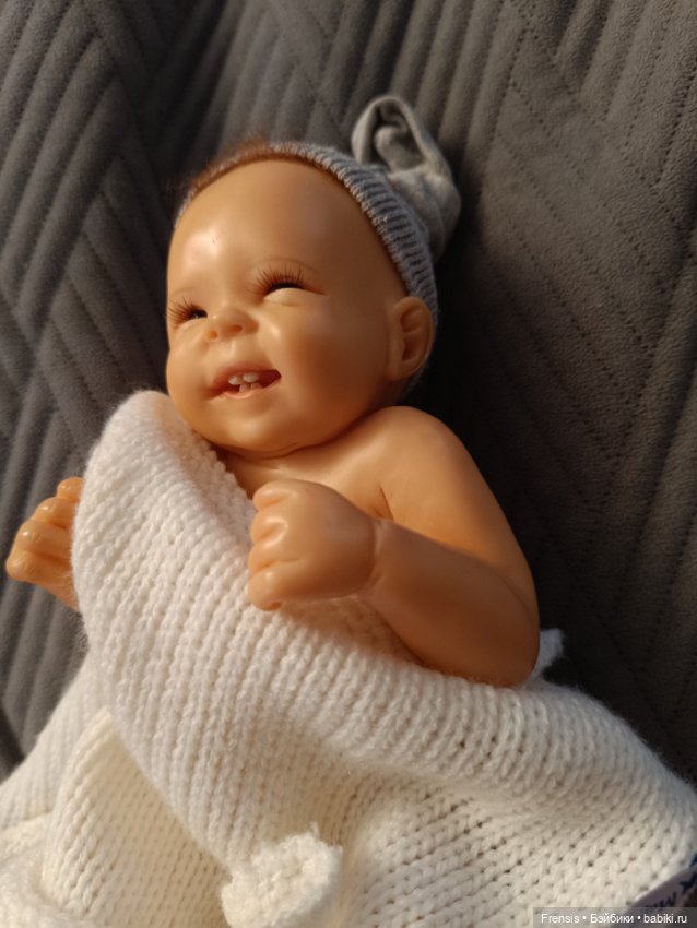 Малыш Laura Lee Wambach. Как поменять волосики (фото 3)