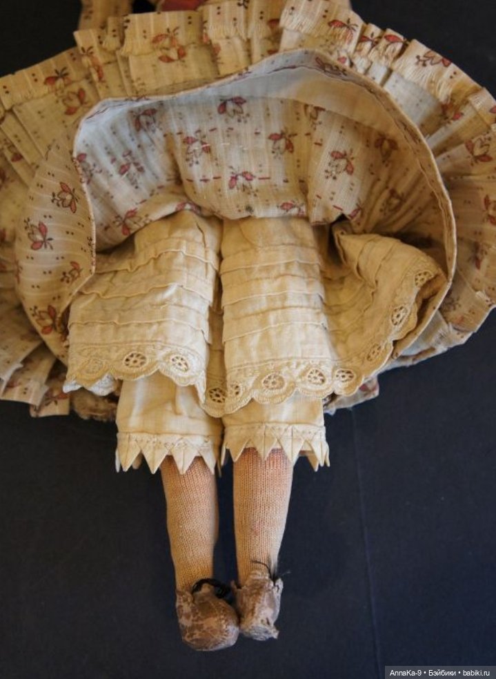 Нижнее бельё антикварных кукол