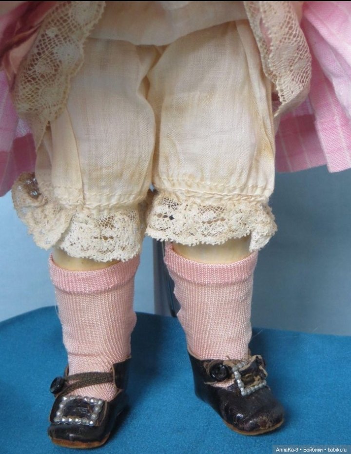 Нижнее бельё антикварных кукол