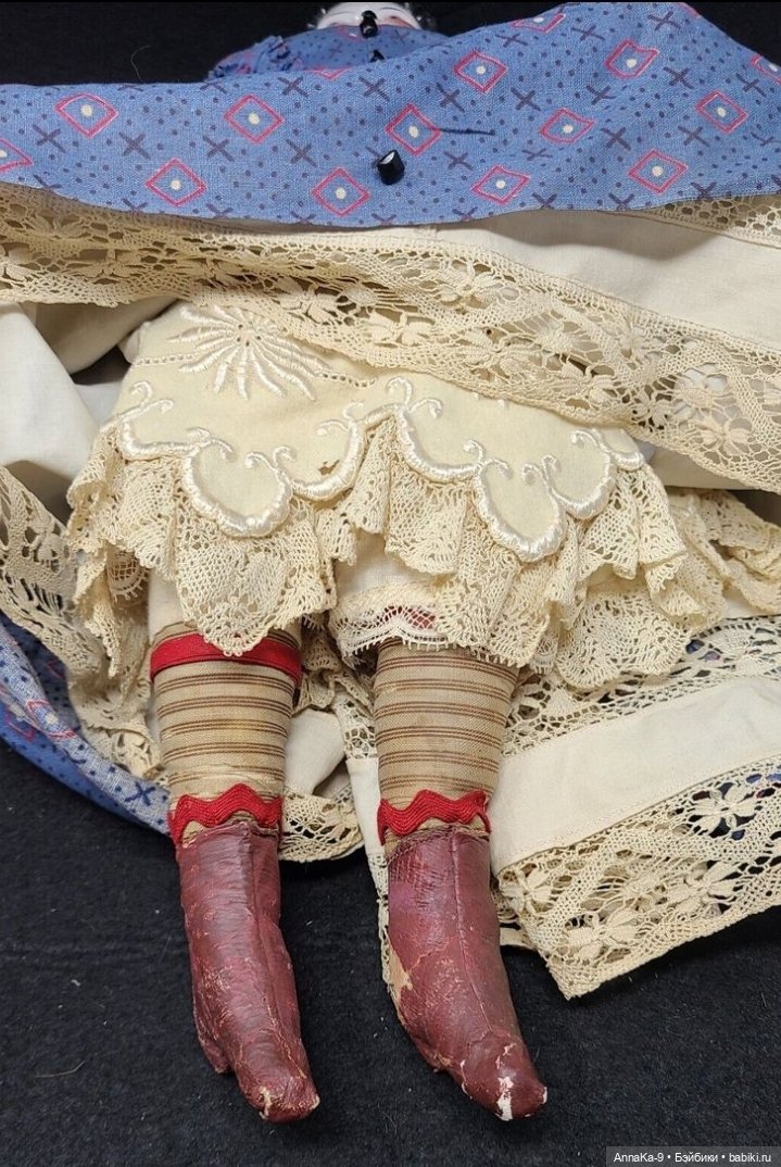 Нижнее бельё антикварных кукол