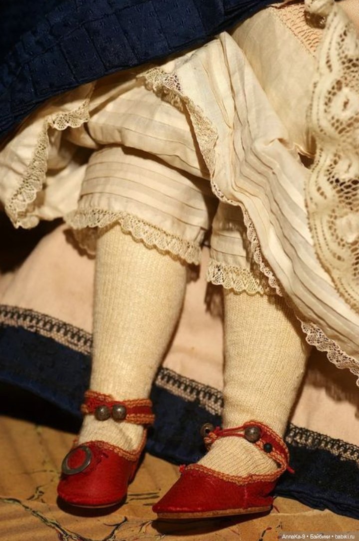 Нижнее бельё антикварных кукол