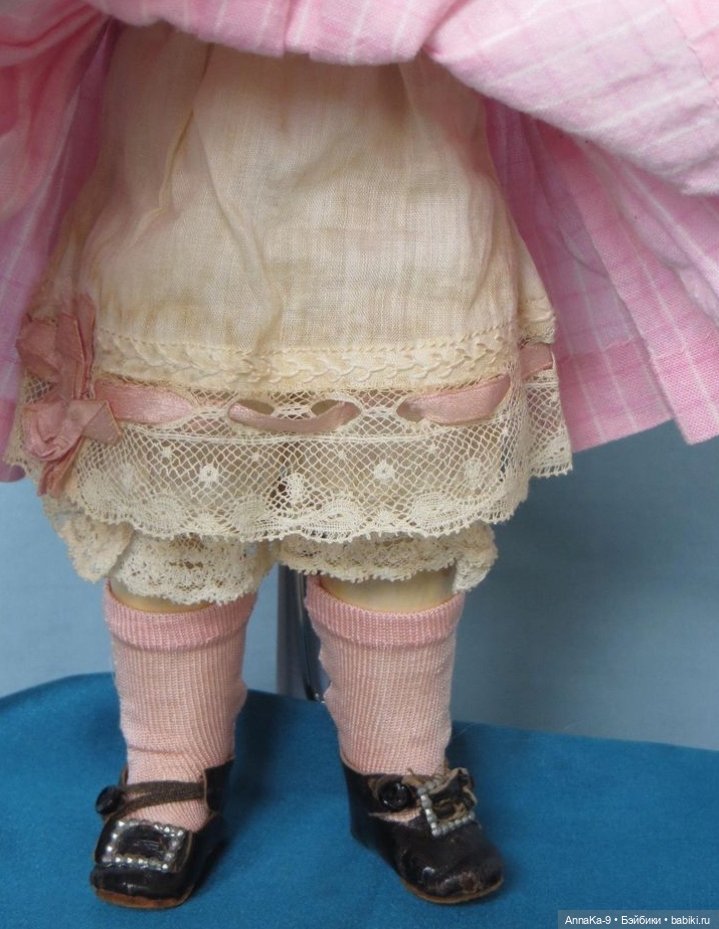 Нижнее бельё антикварных кукол