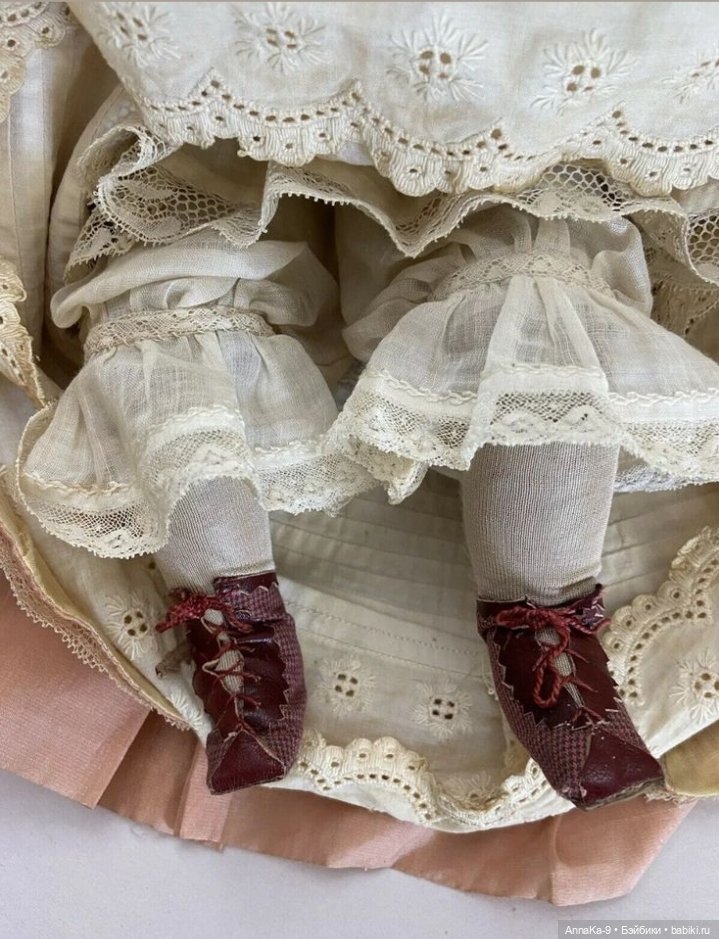 Нижнее бельё антикварных кукол