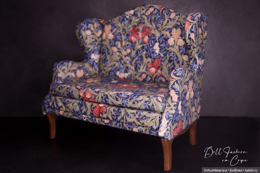 Винтажные кресла и диваны для кукол