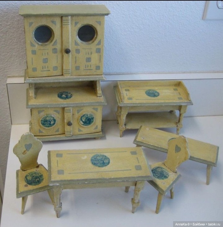 Антикварная кукольная мебель в стиле Арт Деко