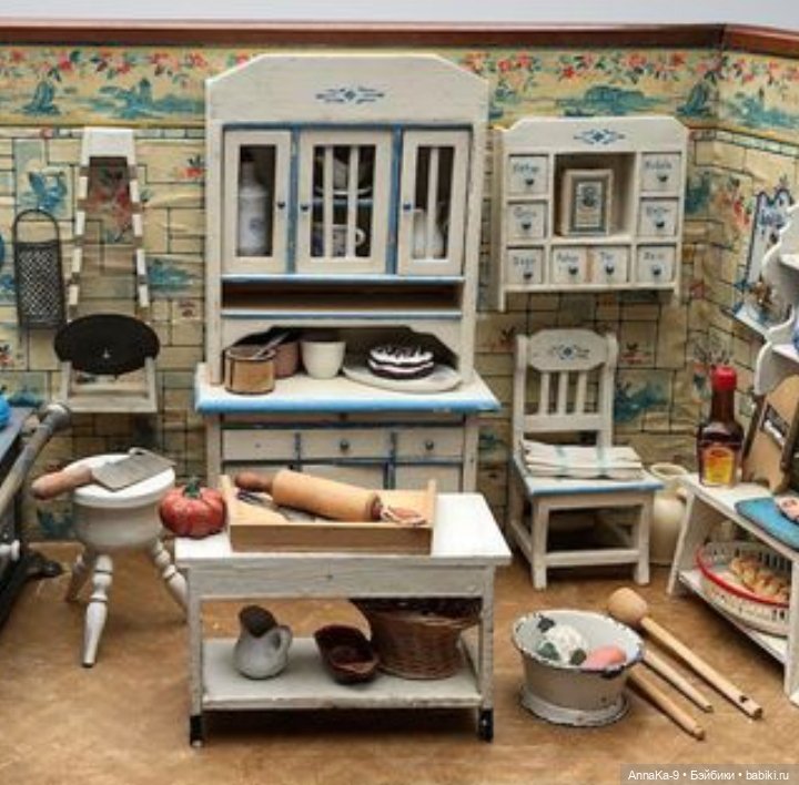 Антикварная кукольная мебель в стиле Арт Деко