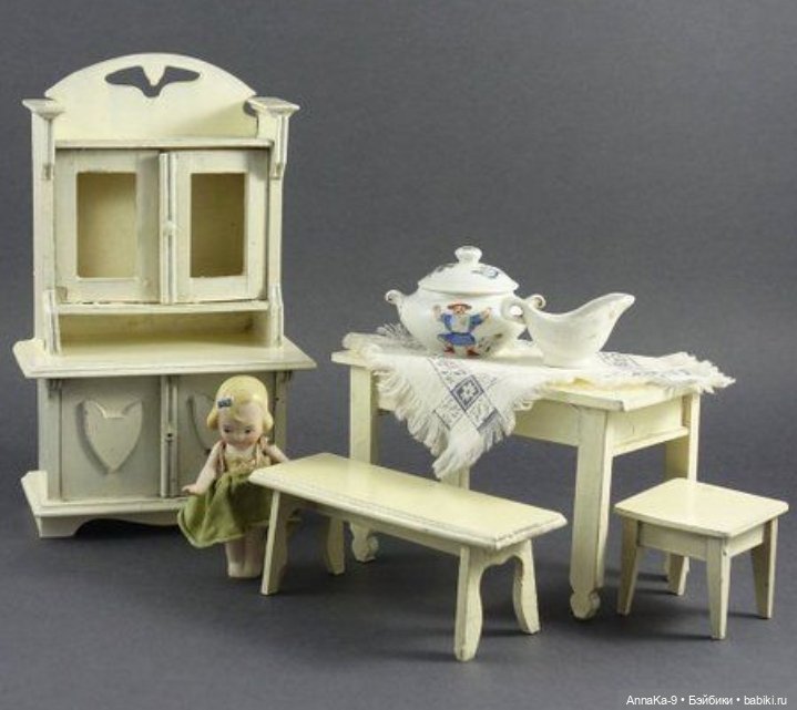 Антикварная кукольная мебель в стиле Арт Деко