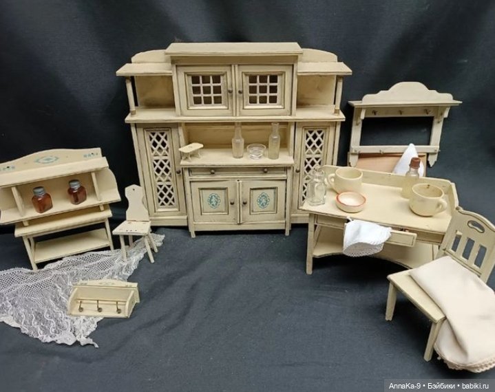 Антикварная кукольная мебель в стиле Арт Деко