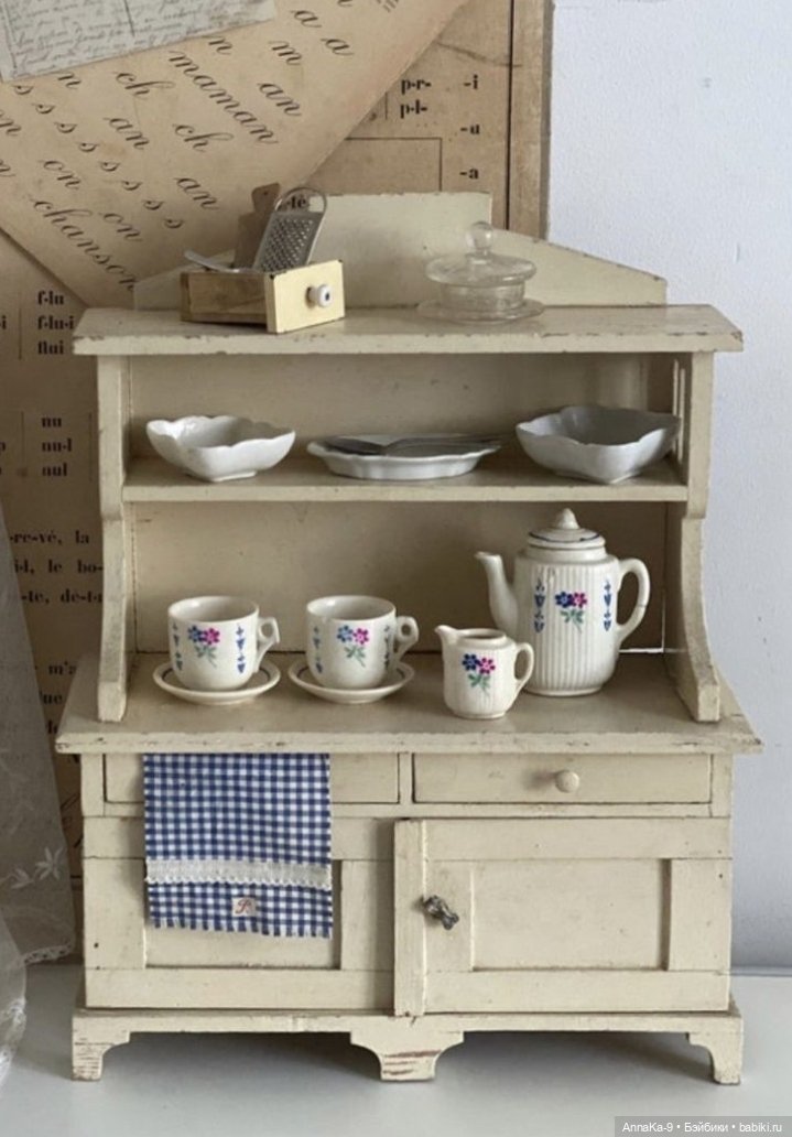 Антикварная кукольная мебель в стиле Арт Деко