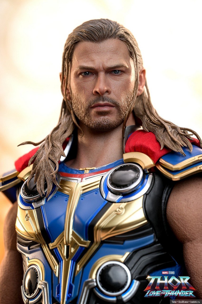 Фигурка Тора в масштабе 1/6 от Hot Toy (фото 8)