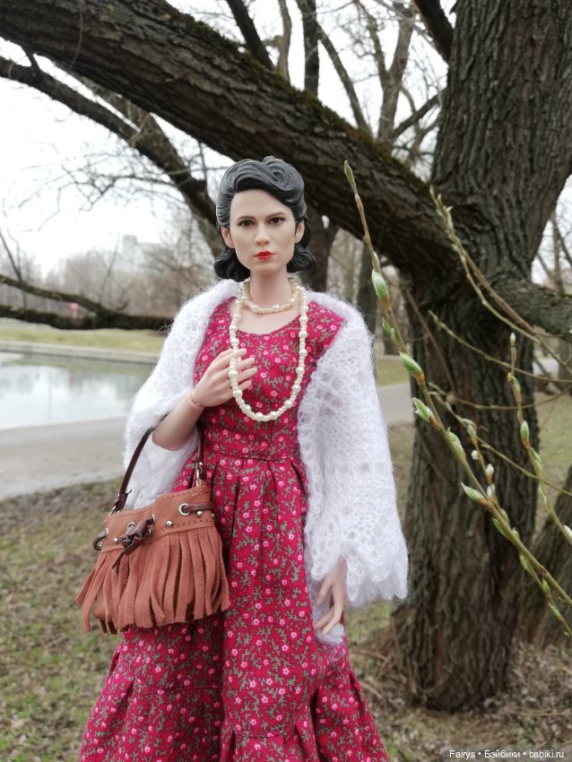 Ранняя весна и леди в стиле ретро