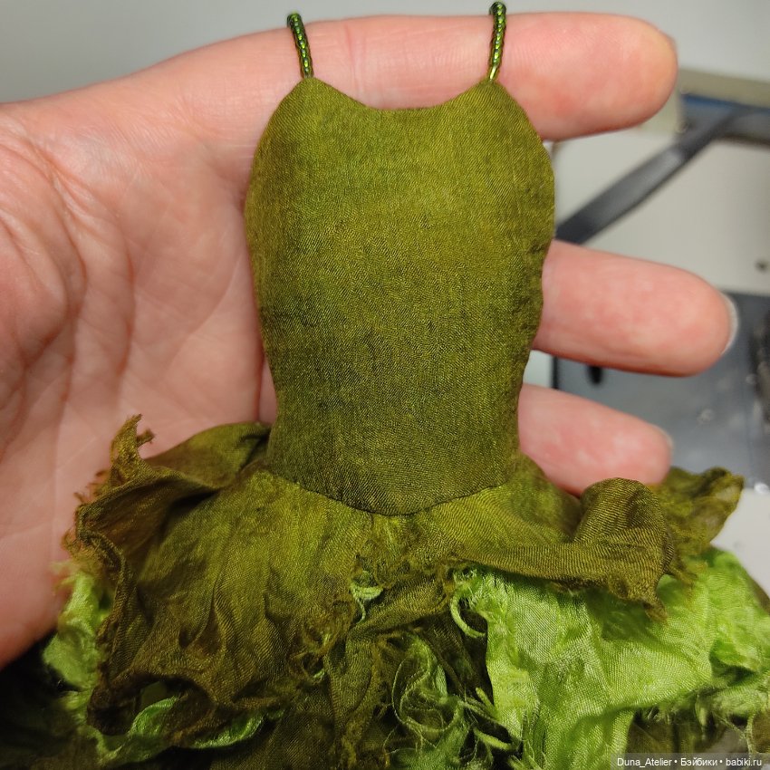Шелковое платье — Одежда и обувь для кукол своими руками: фото (фото 9)