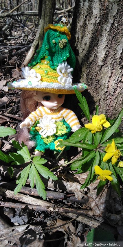 Цветочная Гномочка в весеннем лесу