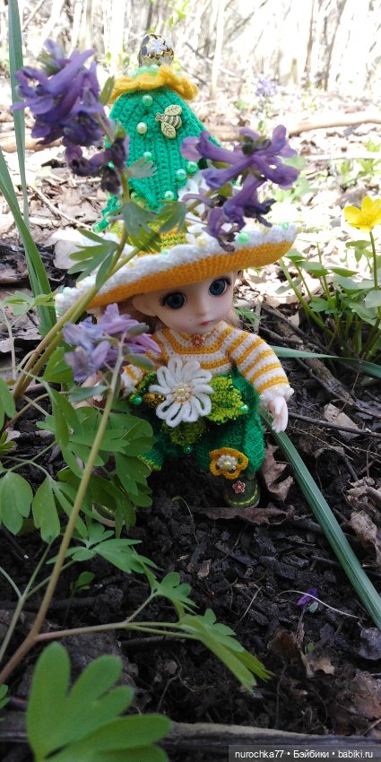 Цветочная Гномочка в весеннем лесу