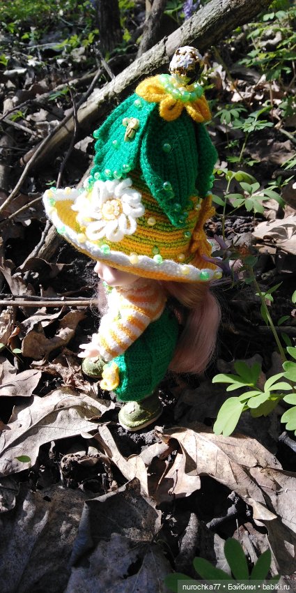 Цветочная Гномочка в весеннем лесу