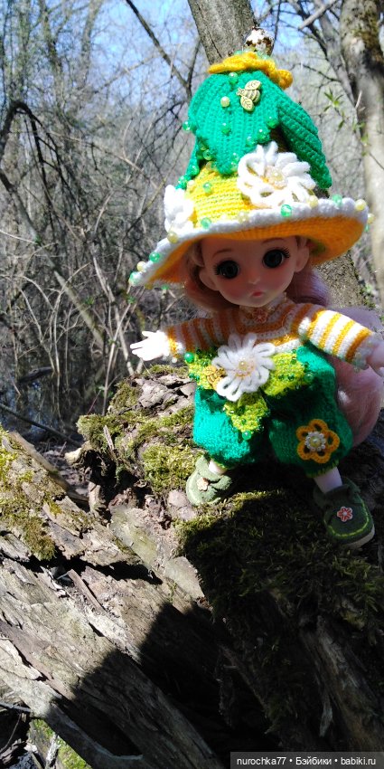 Цветочная Гномочка в весеннем лесу