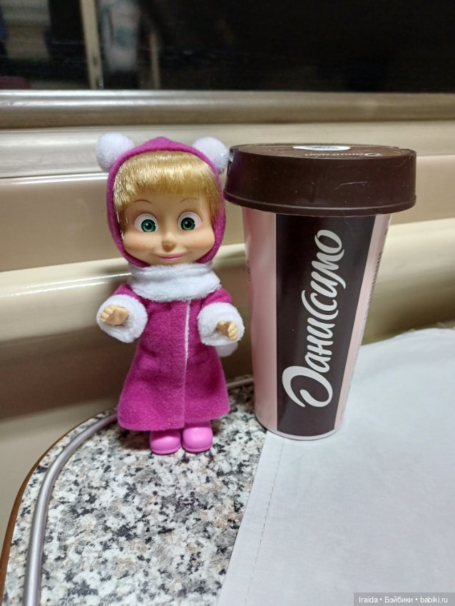 Машка в поезде 🚂🚃🚃🚃🚃 — Куклы Маша и Медведь (Simba): Маша в кармашке (фото 2)